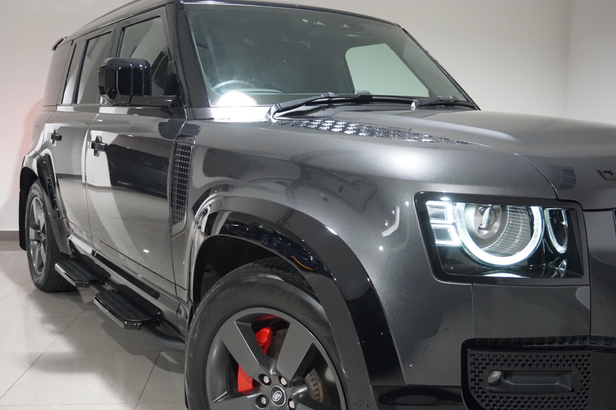 Land Rover Defender 110 3.0 D300 MHEV X-Dynamic HSE Hard Top SUV Auto 4WD MWB Euro 6 (s/s) 5dr
